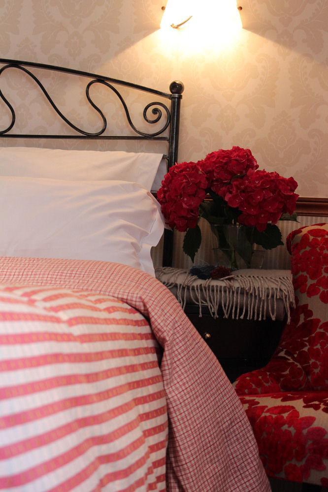 Saint Sulpice Hotel *